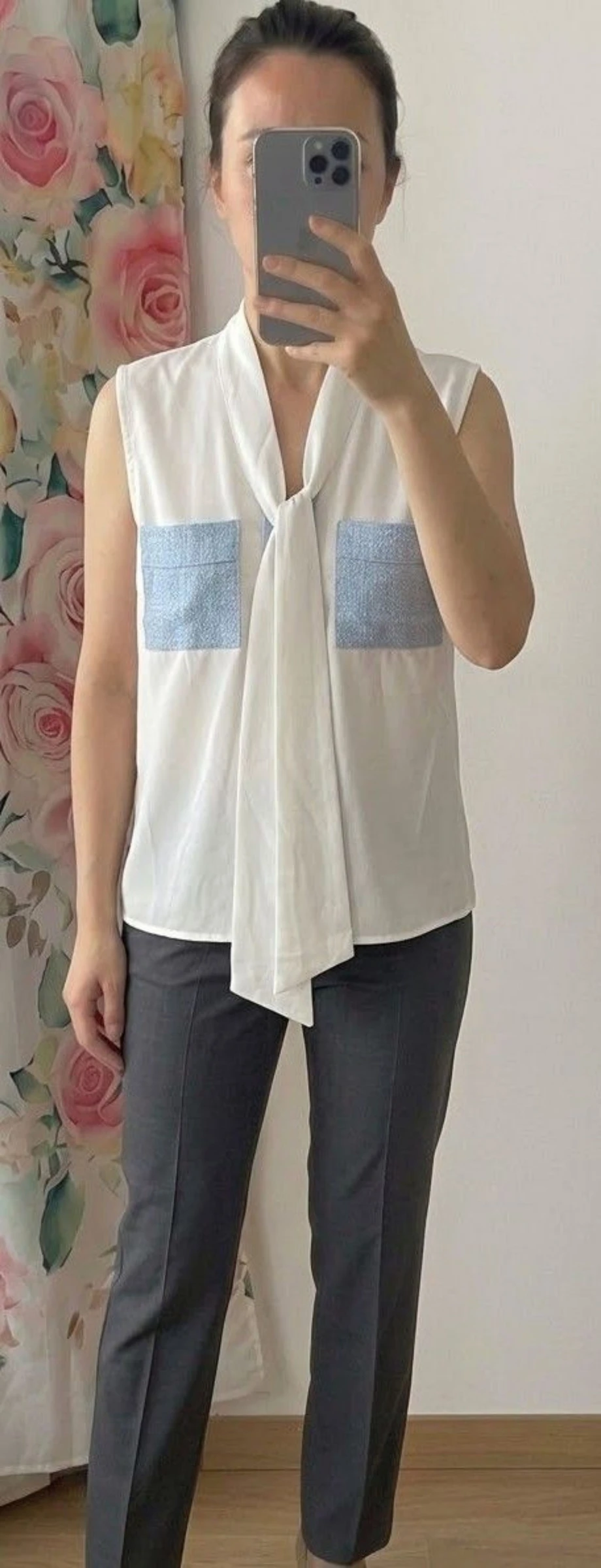 Blouse légère col lavallière à nouer et poches contrastées texturé 